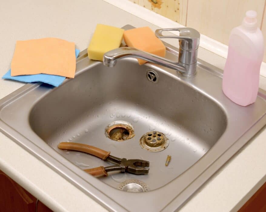 Lavabo avec canalisation bouchée
